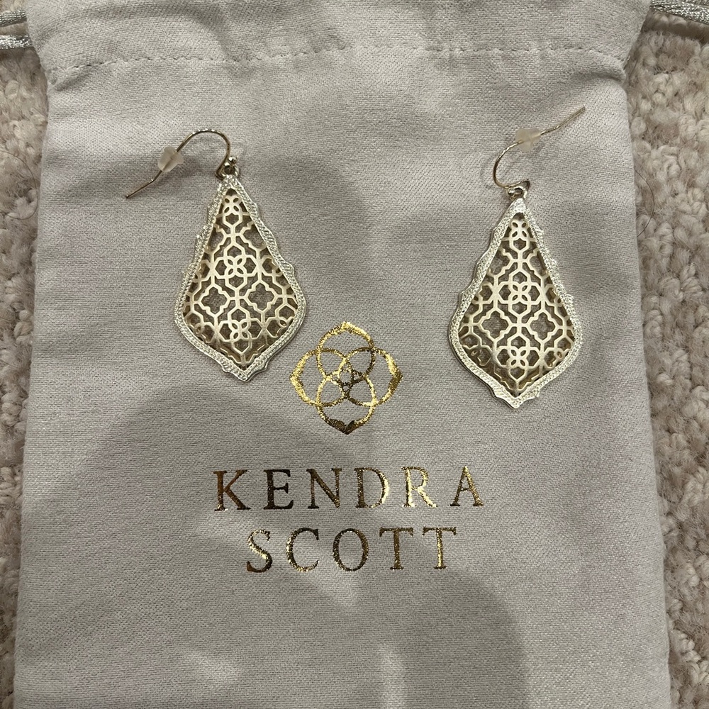 Kendra Scott Addie Gold Drop Earrings in Gold Filigree Mix - Like New